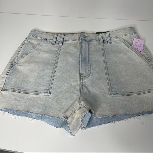 Wild fable High-Rise Utility Jean Shorts Light Wash size 16 - Picture 3 of 10
